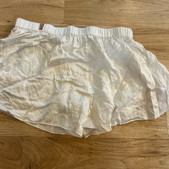 Lunya 100% silk shorts size medium - Picture 3 of 4